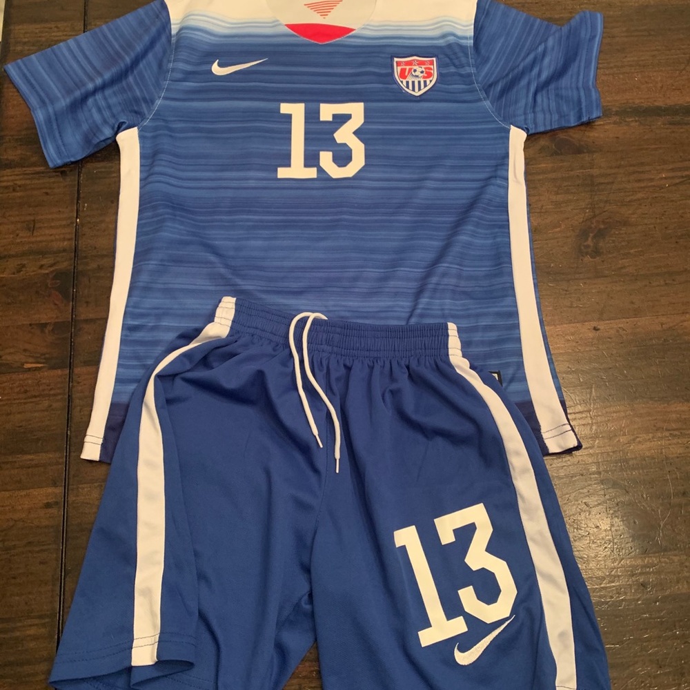 Alex Morgan soccer jersey and shorts